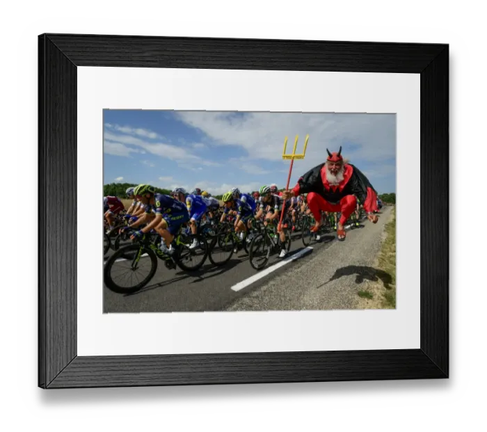 Framed Print : Cycling-Fra-Tdf2017-Fans