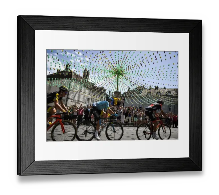 Framed Print : Cycling-Fra-Tdf2017-Breakaway-Fans