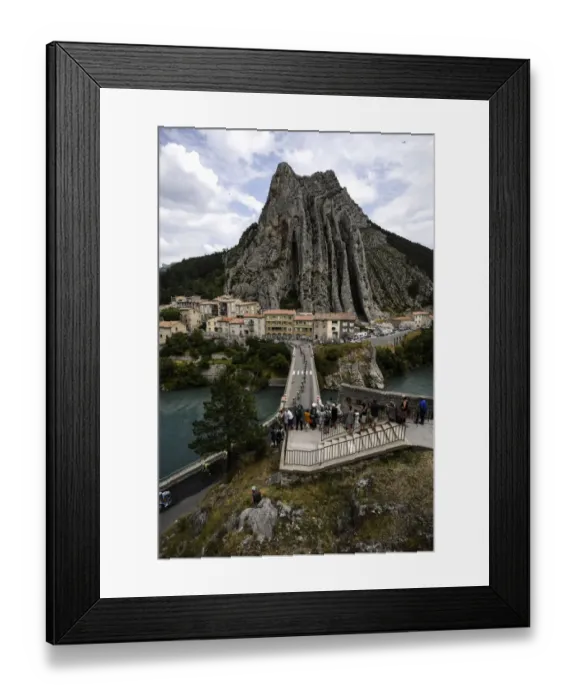 Framed Print : Cycling-Fra-Tdf2017-Postcard-Pack