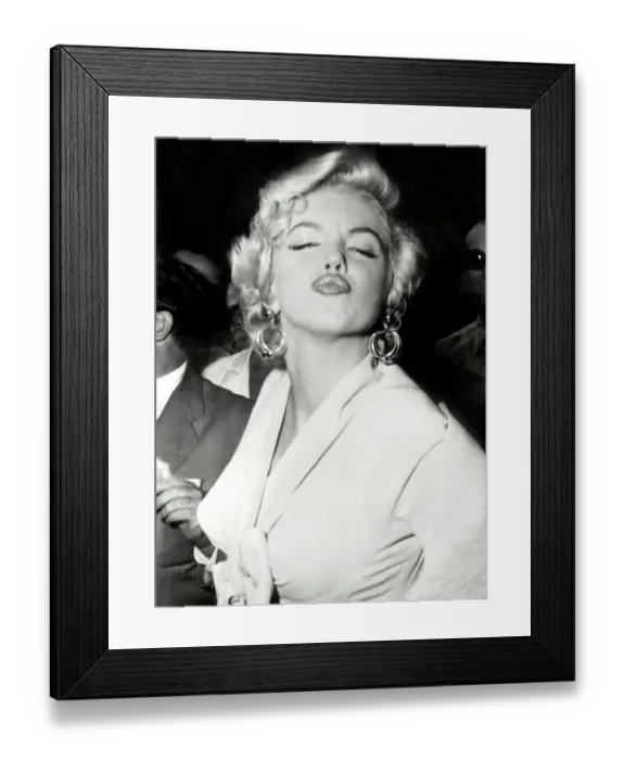 Framed Print : Marilyn Monroe Gracious Grimace