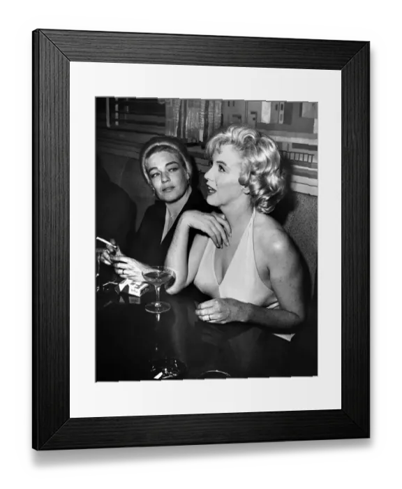 Framed Print : Simone Signoret and American star Marilyn Monroe Framed Print : Simone Signoret and American star Marilyn Monroe