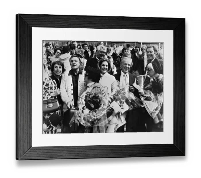 Framed Print : US actors (L to R) Mrs Gene Kelly, Gene Kelly, Kathryn Grayson, Cyd Charisse, Cary Grant, Fred Astaire and Johnny Weissmuller