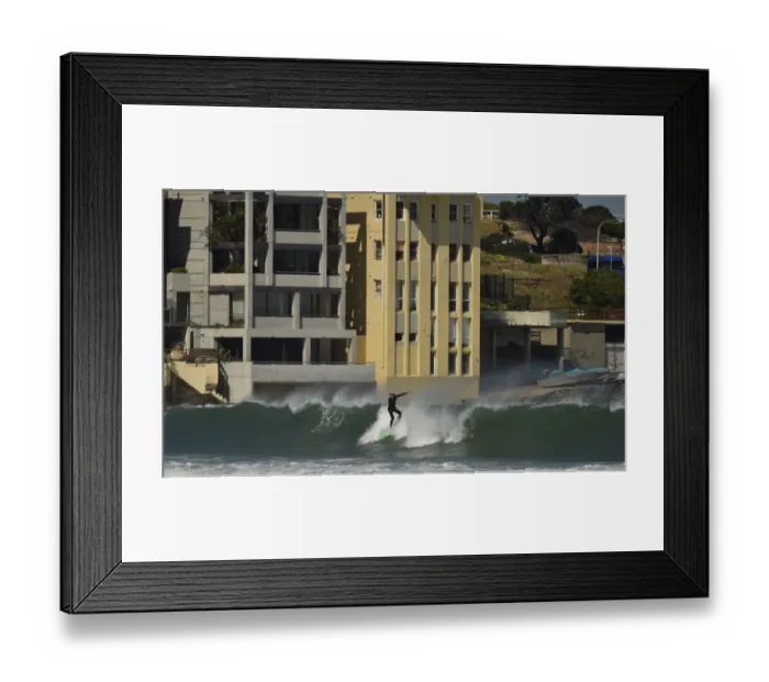 Framed Print : Australia-Surfer-Wave-Bondi