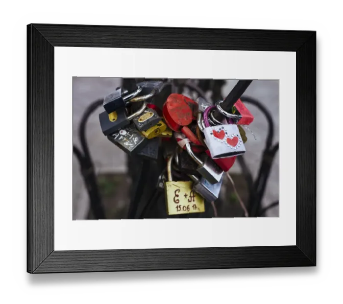 Framed Print : Ukraine-Love-Padlocks