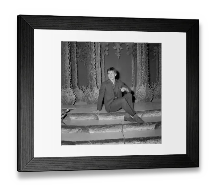 Framed Print : Rudolf Nureyev Pose 1961 Framed Print : Rudolf Nureyev Pose 1961