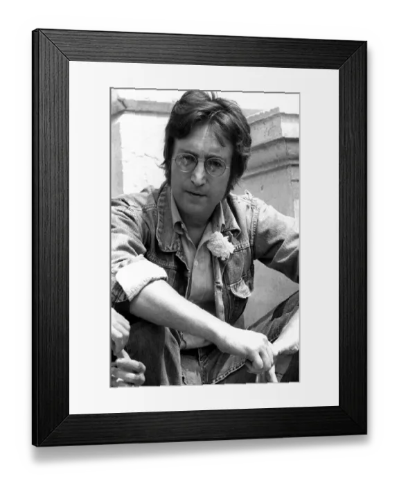 Framed Print : John Lennon, Cannes 1971 Framed Print : John Lennon, Cannes 1971