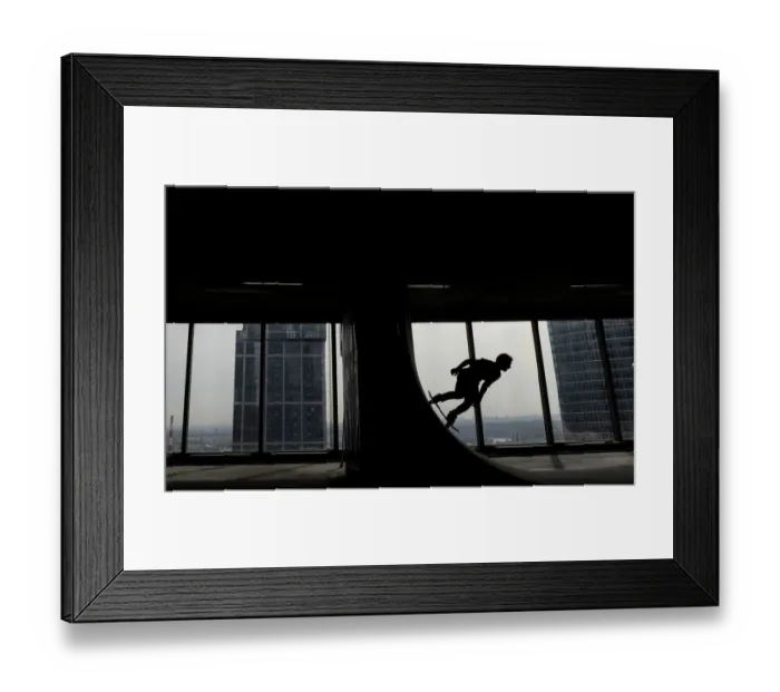 Framed Print : Russia-Leisure-Skateboarding