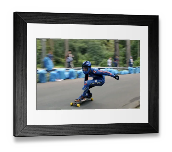 Framed Print : Skateboarding-Colombia-Festival