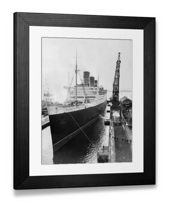 Framed Print : Construction Navale-Queen Mary 2 Framed Print : Construction Navale-Queen Mary 2