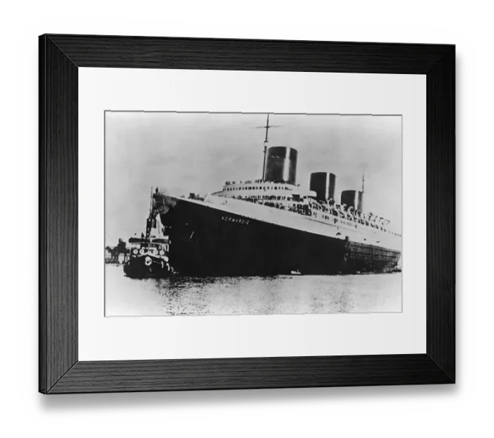 Framed Print : Ship-Normandie