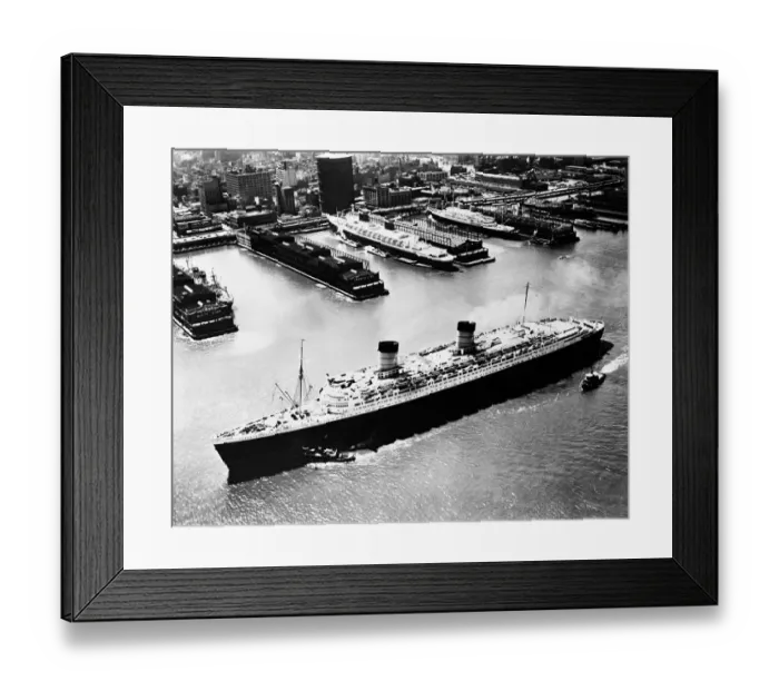 Framed Print : Ship-Queen Elizabeth Framed Print : Ship-Queen Elizabeth