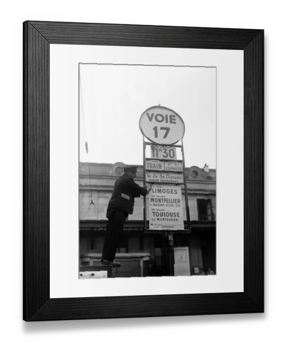 Framed Print : France-Paris-Transport-Train Framed Print : France-Paris-Transport-Train