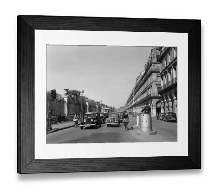 Framed Print : France-Daily Life-Paris Framed Print : France-Daily Life-Paris
