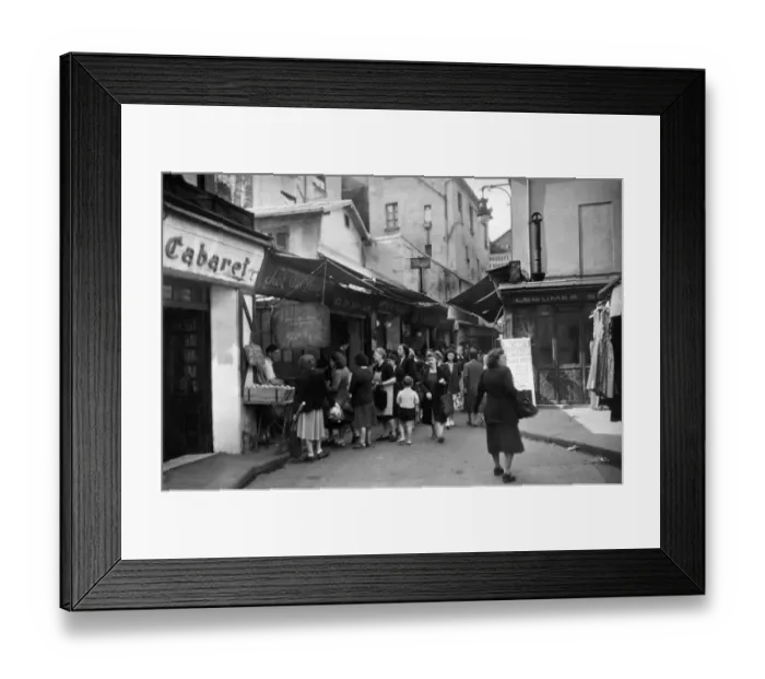Framed Print : France-Paris-Daily Life Framed Print : France-Paris-Daily Life