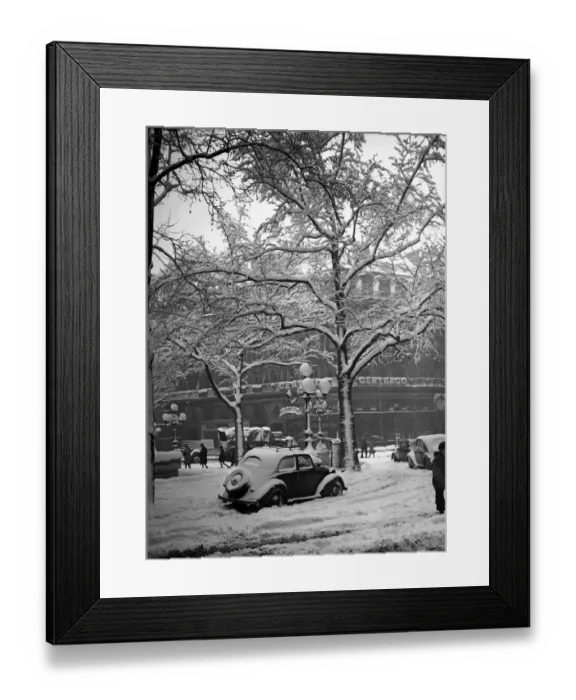 Framed Print : Illustration-Neige-Paris Framed Print : Illustration-Neige-Paris