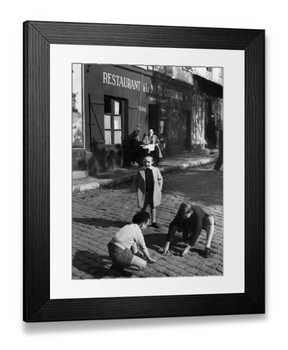 Framed Print : Paris-Montmartre-Garcons