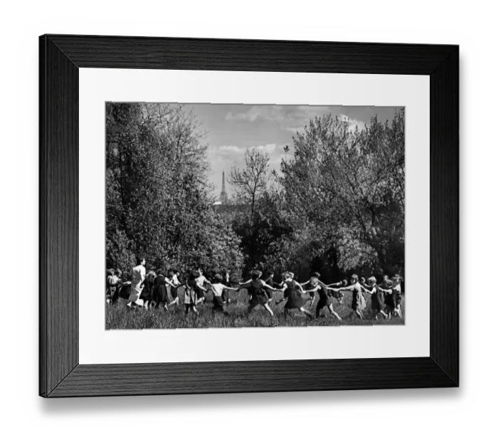 Framed Print : France-Education-Ecole De Suresnes Framed Print : France-Education-Ecole De Suresnes