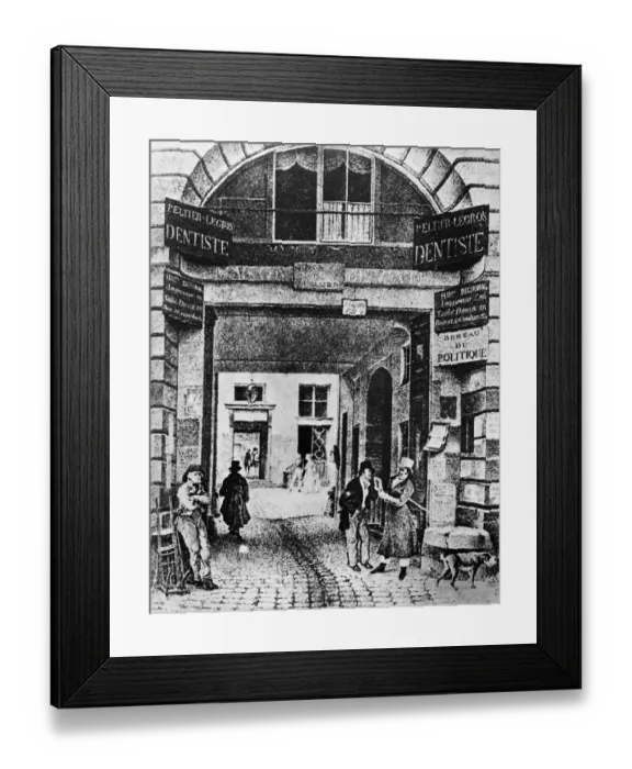 Framed Print : France-Havas-Medias
