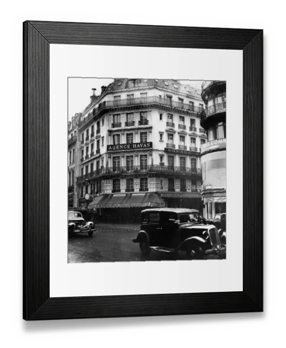 Framed Print : France-Havas-Medias