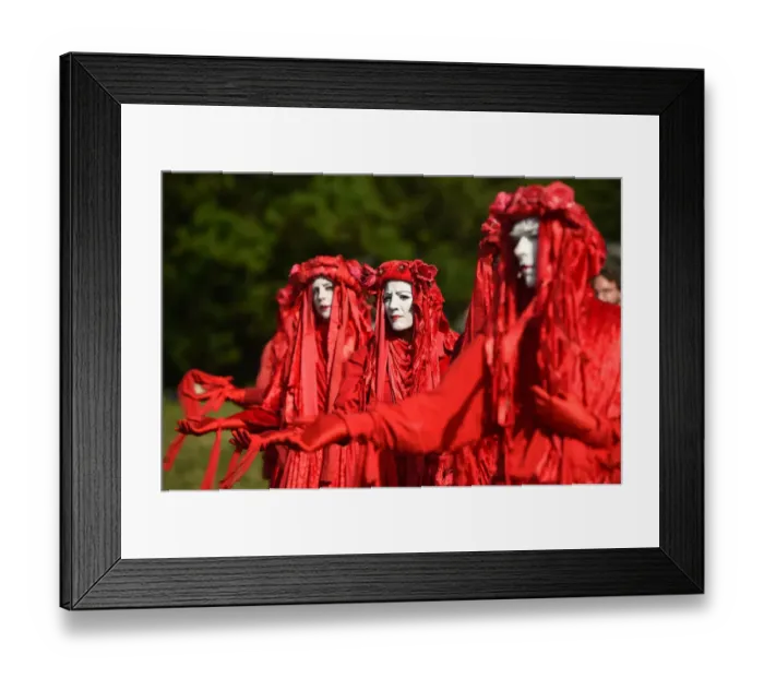 Framed Print : Britain-Entertainment-Music-Glastonbury Framed Print : Britain-Entertainment-Music-Glastonbury