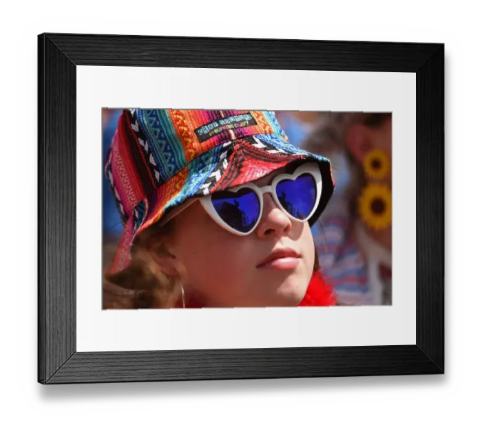 Framed Print : Britain-Entertainment-Music-Glastonbury