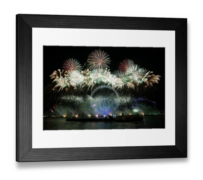 Framed Print : Britain-Newyear-Fireworks