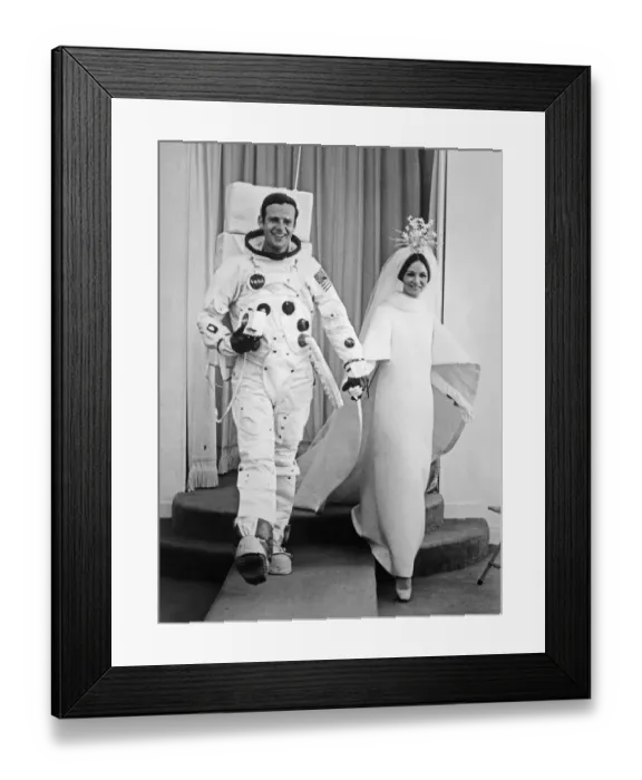 Framed Print : France-Fashion-Balmain