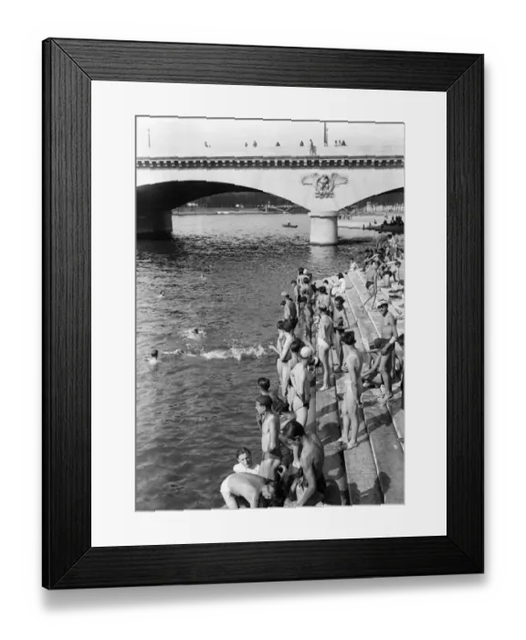 Framed Print : PARIS-SUMMER-ILLUSTRATION Framed Print : PARIS-SUMMER-ILLUSTRATION