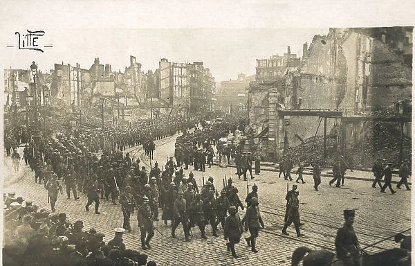 German army arriving in Lille, France, WW1
