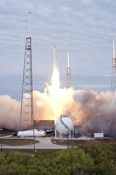 SpaceX CRS-2 launch, March 2013 C016  /  9704