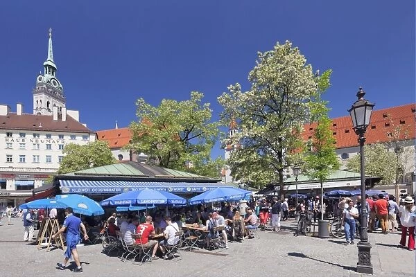 Viktualienmarkt Market with St. Peters Church (Alter Peter), Munich, Bavaria, Germany