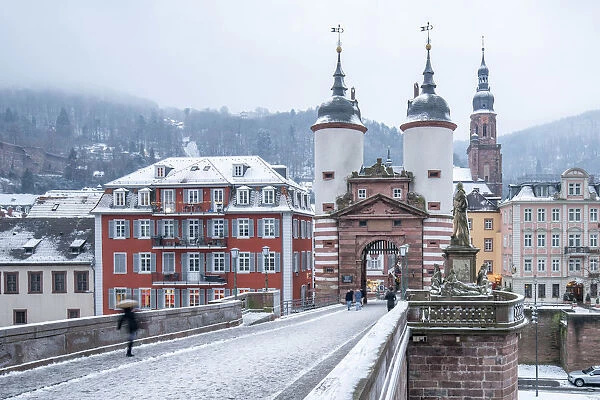 Alte Brucke (Old Bridge) in winter, Heidelberg, Baden-Wurttemberg, Germany
