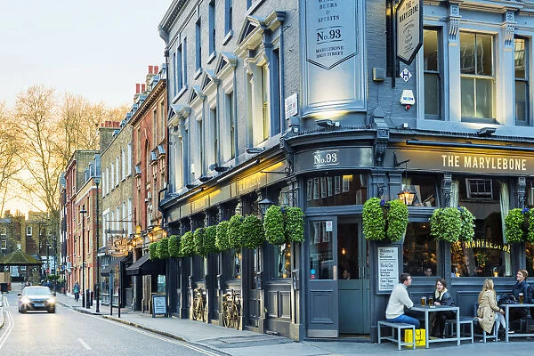 Europe, United Kingdom, England, London, Marylebone, view of the Marylebone pub