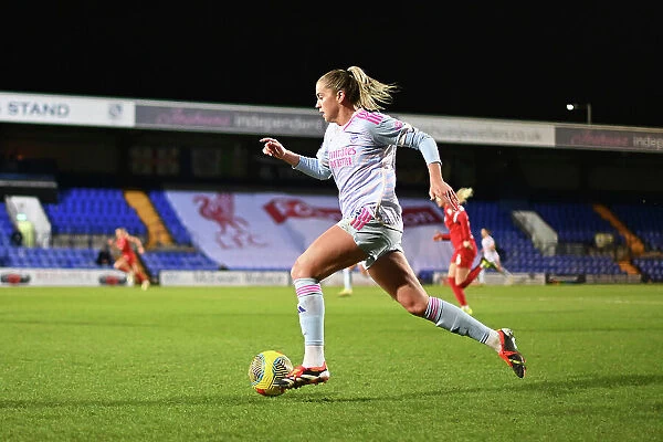 Alessia Russo Chases Glory: Liverpool FC vs. Arsenal FC, Barclays Women's Super League