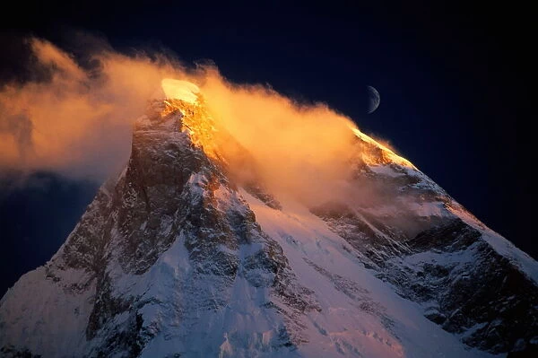 Pakistan, Northern Areas, Baltistan, Masherbrum Peak, sunset