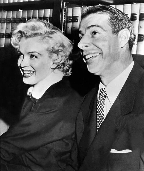 American Actress Marilyn Monroe Poses with her husband Joe Di Maggio