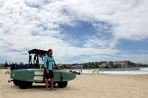 Australia-Lifestyle-Beach-Lifeguards-Bondi