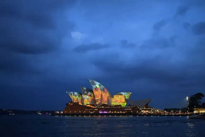 Framed Print : AUSTRALIA-WEATHER-FIRES-OPERA HOUSE Framed Print : AUSTRALIA-WEATHER-FIRES-OPERA HOUSE