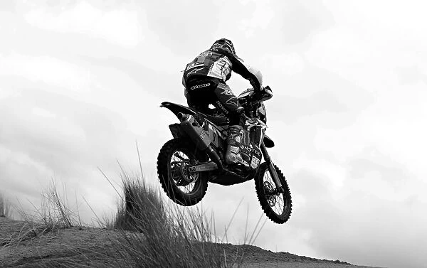 Auto-Moto-Rally-Dakar-Stage7-Black and White