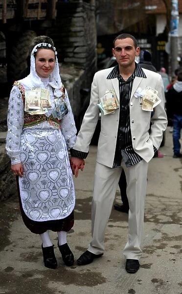 Bulgaria-Minority-Muslims-Wedding-Theme-Love