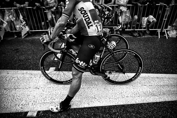 Cycling-Fra-Tdf2017-Departure-Black and White