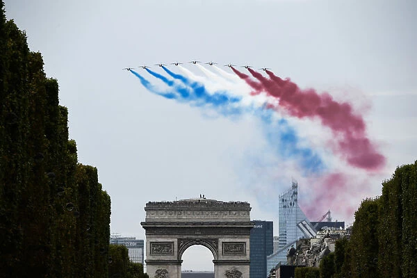 e French national air display - Tour de France 2019