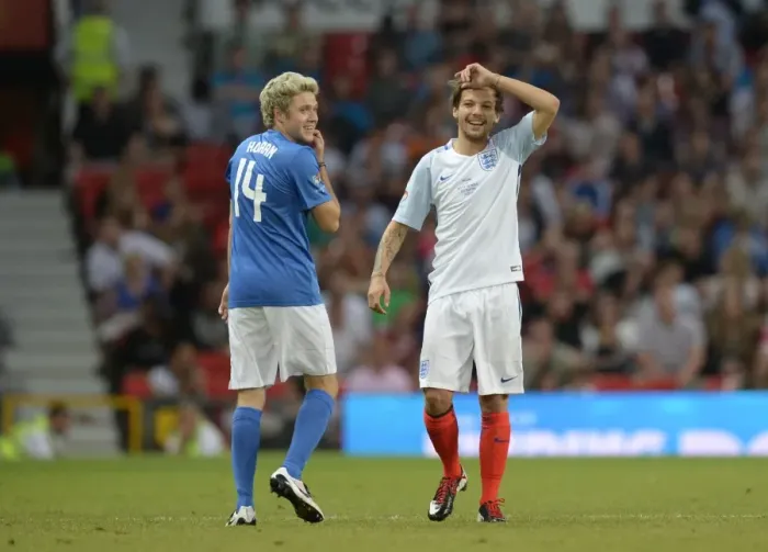 Framed Print : Fbl-Eng-Charity-Unicef-One Direction Framed Print : Fbl-Eng-Charity-Unicef-One Direction