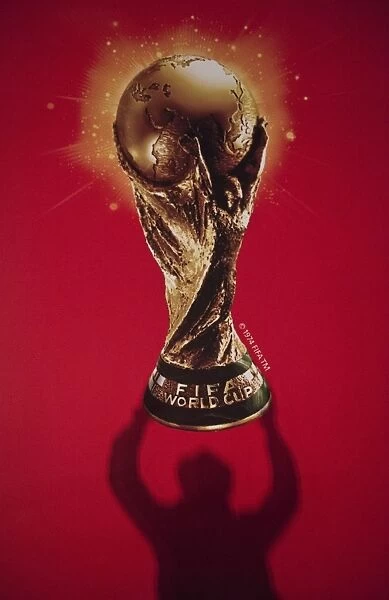 Fbl-Wc2014-Fifa-Trophy-Egypt