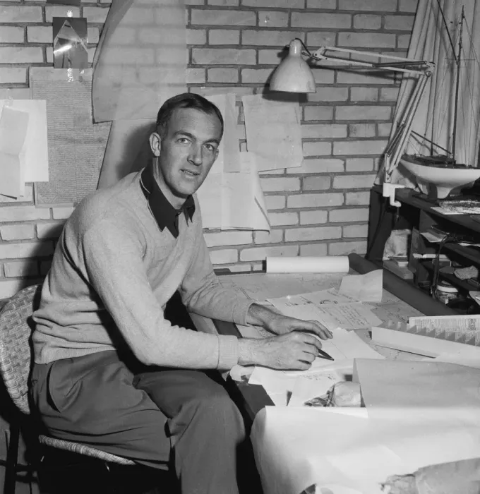 Framed Print : (FILES) Danish architect Jorn Utzon poses for photographer in his home in Elsinore