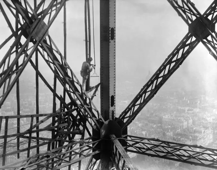 Framed Print : Fra-Eiffel Tower Framed Print : Fra-Eiffel Tower