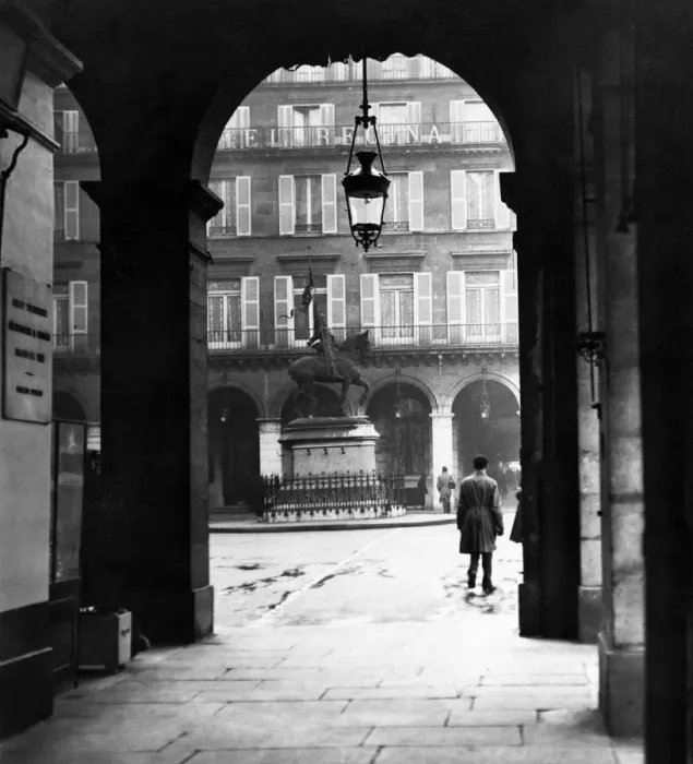 Framed Print : France-Daily Life-Paris