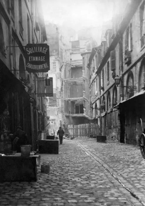 Framed Print : France-Daily Life-Paris Framed Print : France-Daily Life-Paris
