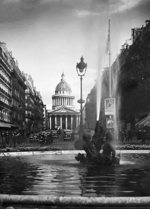 Framed Print : France-Daily Life-Paris Framed Print : France-Daily Life-Paris