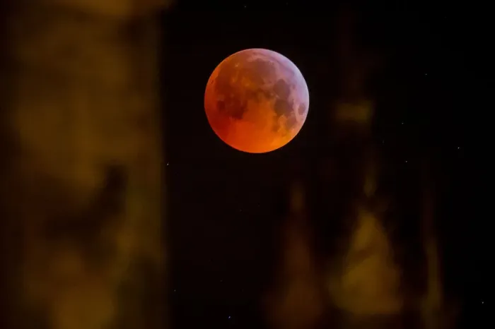 Framed Print : France-Eclipse-Moon